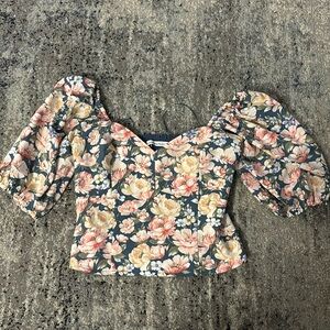 2/$25 Abercrombie floral puff sleeve blouse / size small